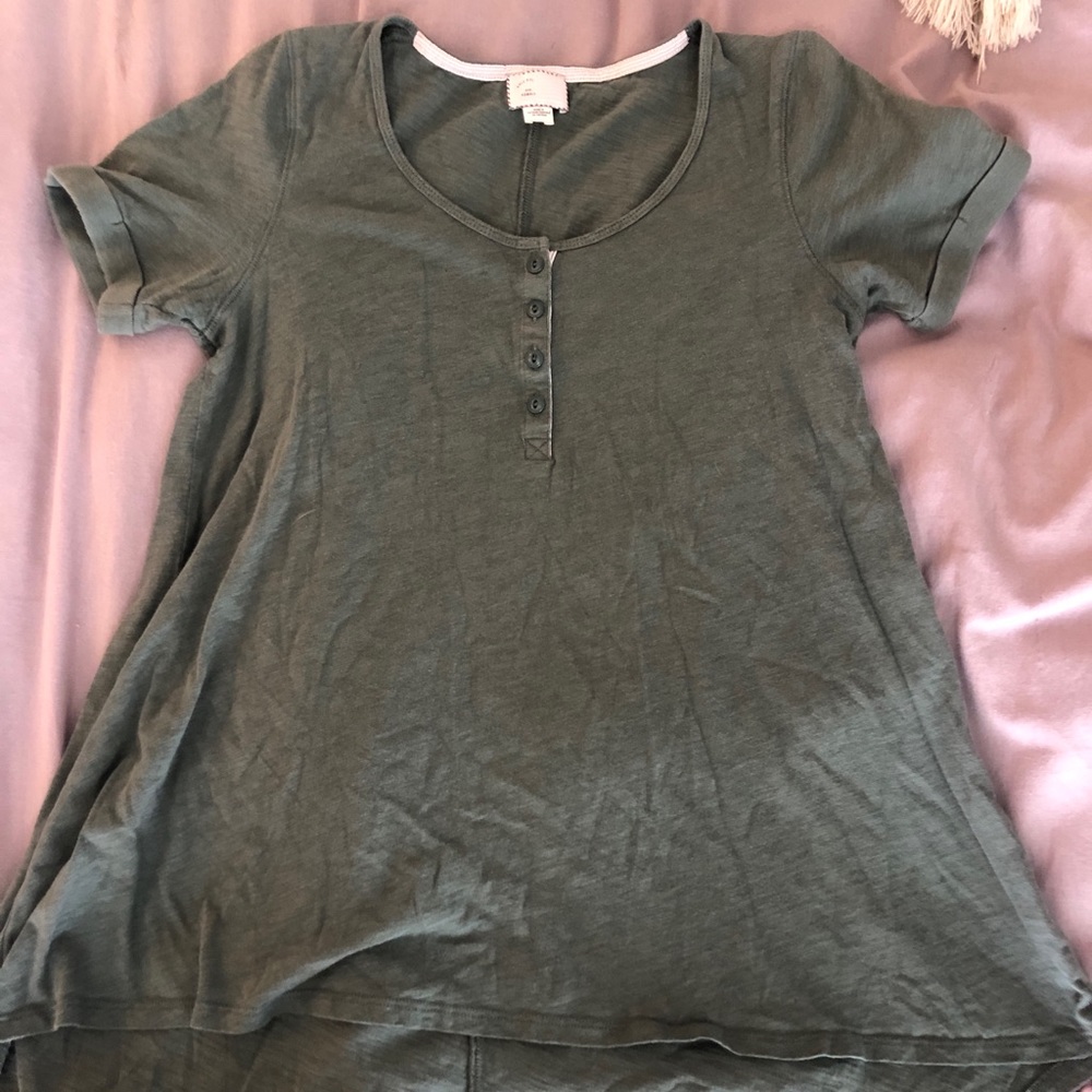 Army green flow T-shirt!